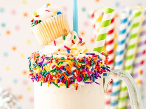 Cake Batter Milkshake – Snacks and Sips