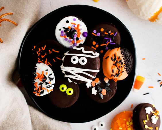 Easy Halloween Chocolate Covered Oreos - Sugar and Soul