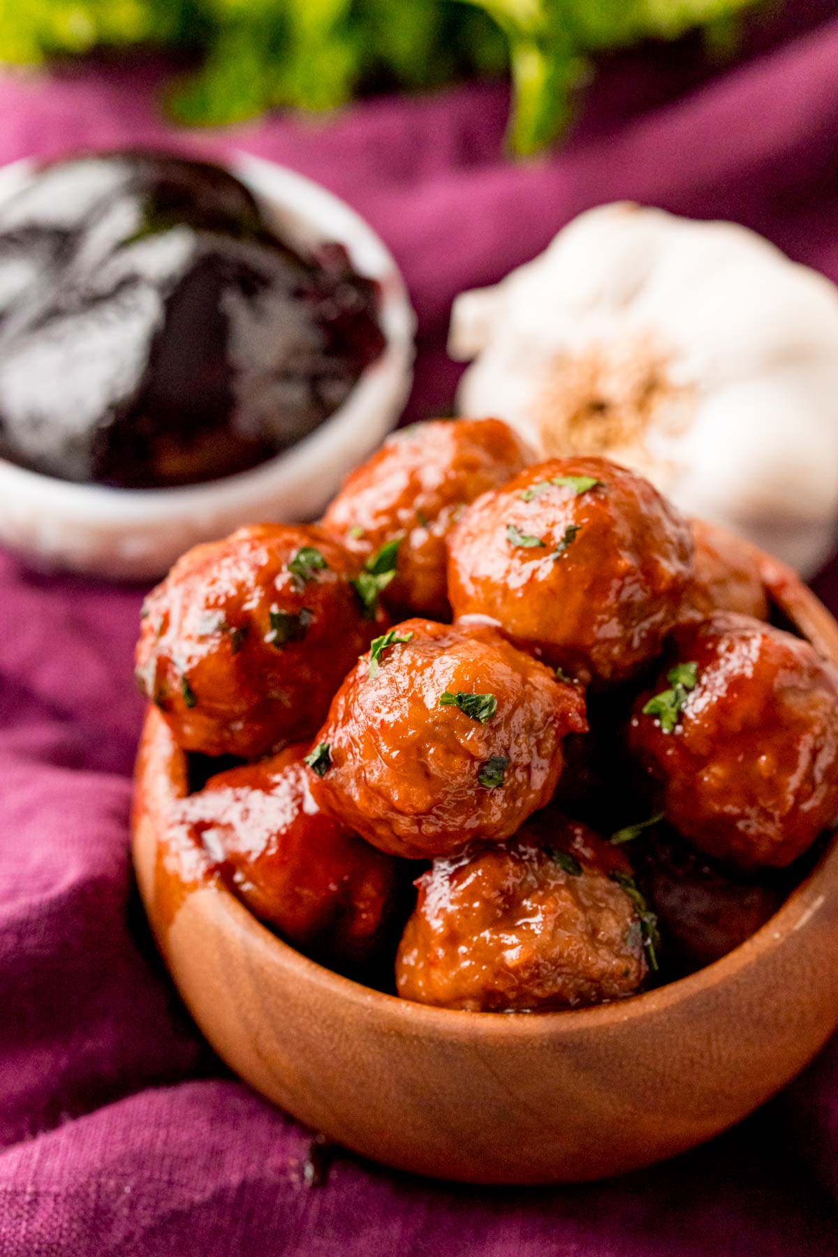 Slow Cooker Grape Jelly Meatballs - Slow Cooker Gourmet