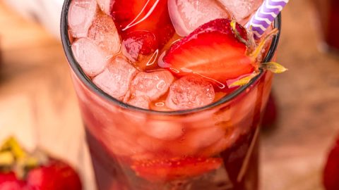 Strawberry Sweet Iced Tea - Perchance to Cook