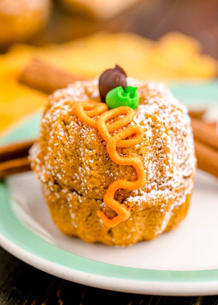 https://www.sugarandsoul.co/wp-content/uploads/2022/08/mini-pumpkin-bundt-cakes-27-750x1050.jpg