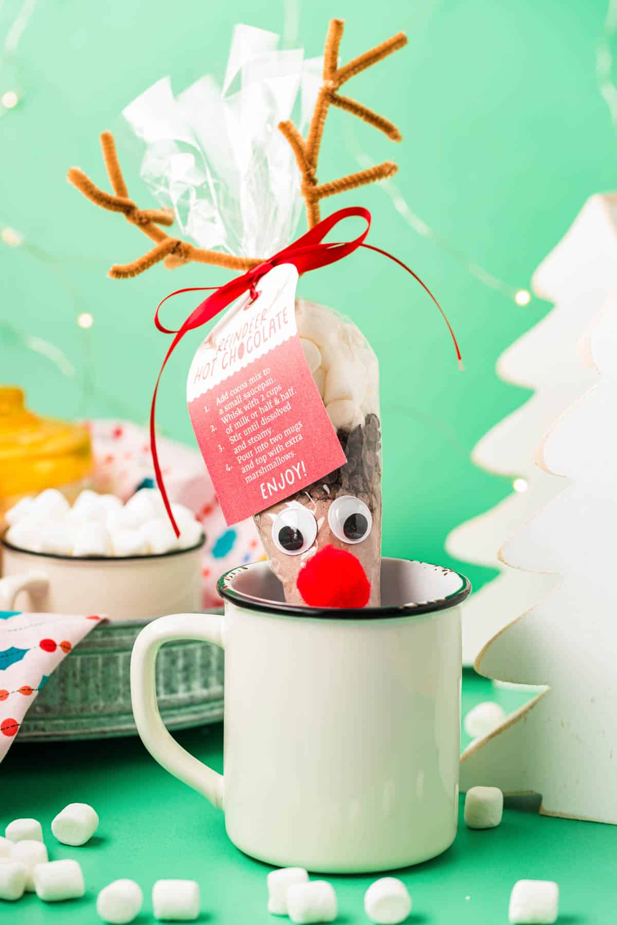 reindeer-hot-chocolate-cones-diy-with-printable-tags-sugar-and-soul