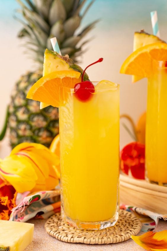 Easy Pineapple Punch Recipe Nonalcoholic Sugar Soul   Pineapple Punch 10 564x846 