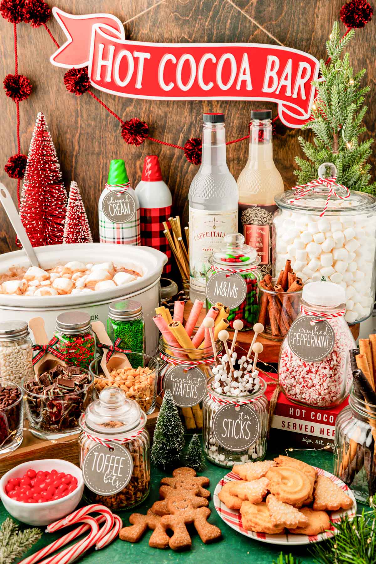 DIY Christmas Tablescape & Hot Chocolate Party How-To!